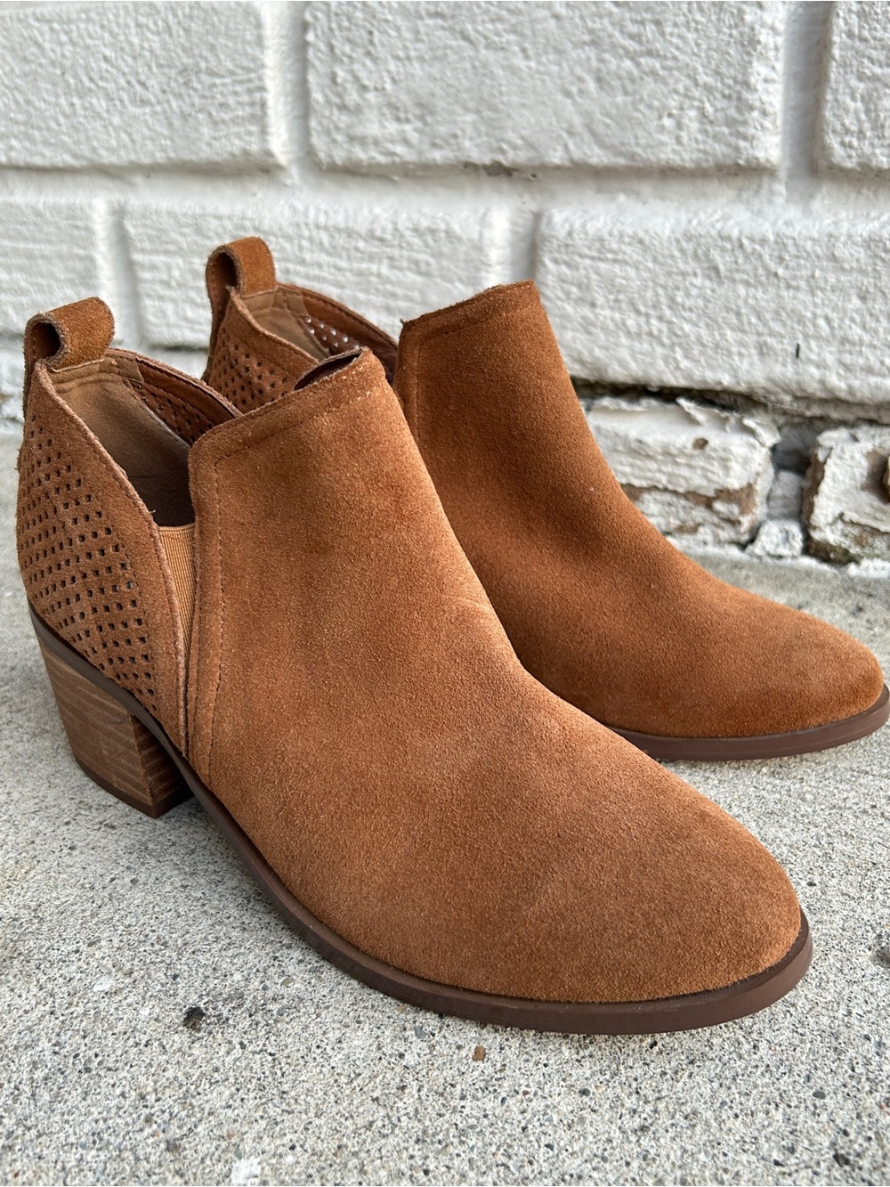 Steve Madden Boots Size 6.5 Ruebey Ankle Bootie Brown Cow Suede Cut-Out Block